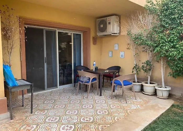 Hébergement de vacances La Vista Topaz Sokhna - Garden With Jacuzzi & Private Entrance, On The Pool & Near The Ain Sukhna