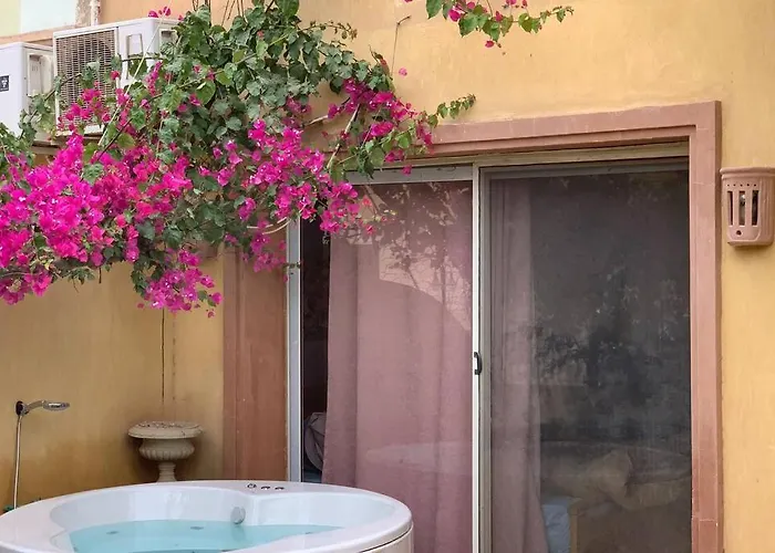 Hébergement de vacances La Vista Topaz Sokhna - Garden With Jacuzzi & Private Entrance, On The Pool & Near The