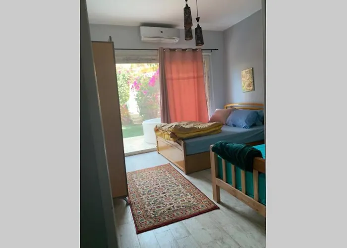 La Vista Topaz Sokhna - Garden With Jacuzzi & Private Entrance, On The Pool & Near The Hébergement de vacances *